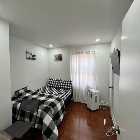 #1 Convvy-Nient Residence! Toronto Exterior photo