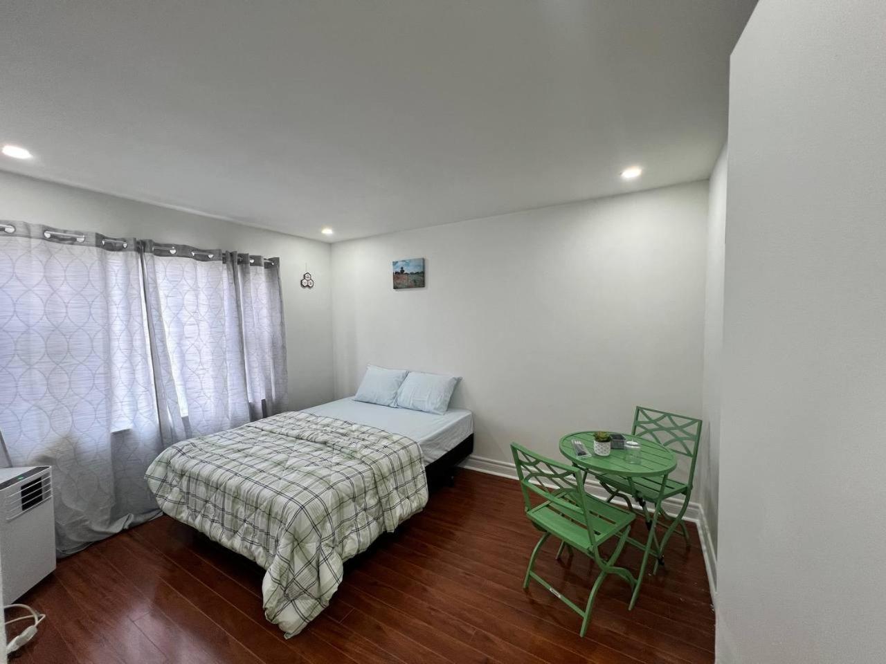 #1 Convvy-Nient Residence! Toronto Exterior photo